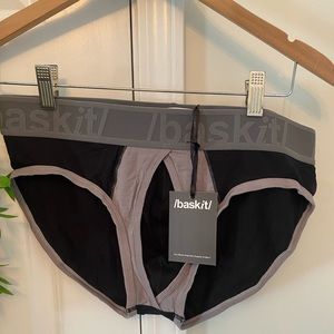 Men’s Baskit X Underwear. NWT. Size X-LARGE. Black/Gray.